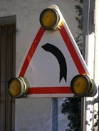 Panneau A1b actuel équipé de feux de type R2, en place à St Cyprien © Hugom08