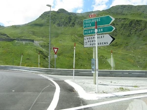 Giratoire vers Pas de la Casa et le tunnel