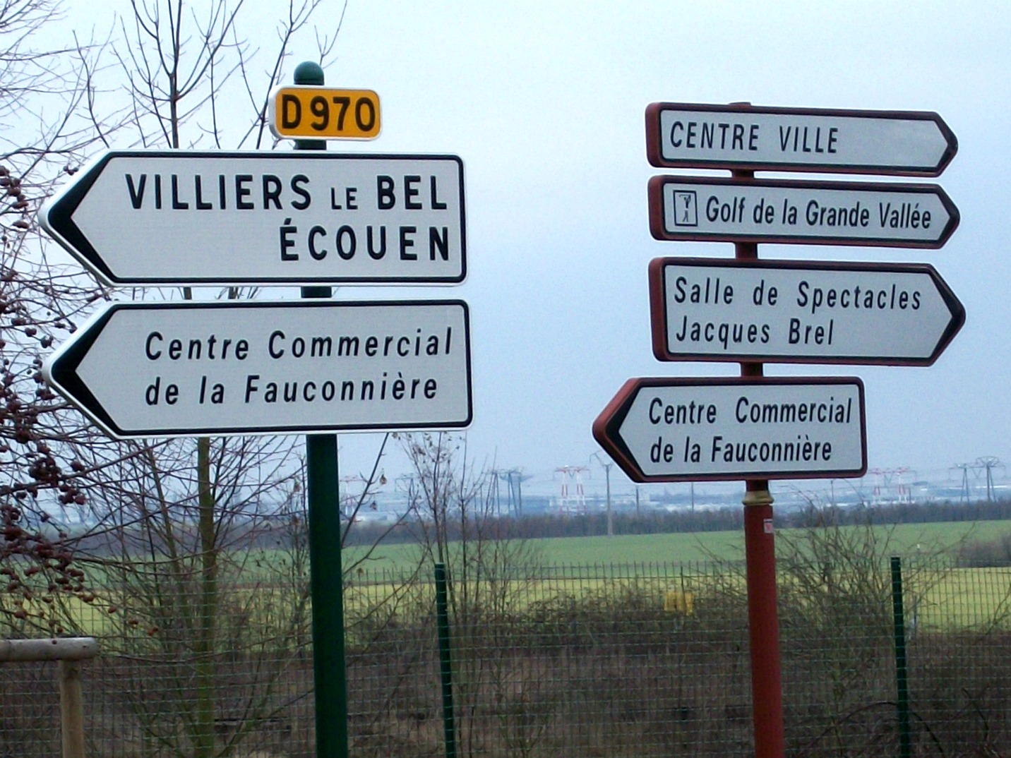 16 Place Du 19 Mars 1962 Villiers Le Bel Route départementale française D970 (95) | WikiSara | Fandom