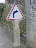 A1a 2.jpg (82 kio) Panneau de type A1a de 1954 en place à Ully-Saint-Georges (60) © mike060