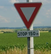 Modèle actuel en place (panonceau horizontal) . © GPS Nico