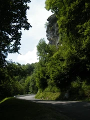 La D20 au niveau de la cascade de Pierrefontaine-les-Varans