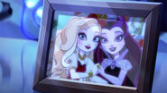 DG HTG - apple raven friendship picture