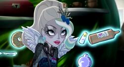 Boneca Básica- Faybelle Thorn, Wiki Ever After High