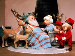 Imagetywascvdscmcjbjb.jpeg (57 KB) Santa with Mrs. Claus, Jingle, Jangle, Vixen and Dasher