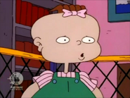 Rugrats - Babysitting Fluffy 250