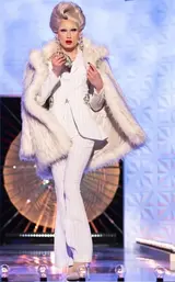 ScarlettHarlettEx-PennyLook.webp (72 KB) Expenny, Henny Look