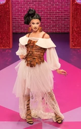 Entrance/First Impressions Look