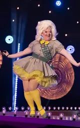 KittyScott-ClausCampersLook.webp (147 KB) Happy Campers in the Great Outdoors Look