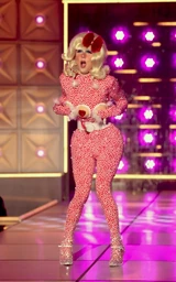 Signature Show-Stopping Drag Look (Reveal)