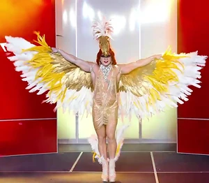 SunelMolinaShowgirlLook