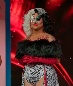 NahomyVillanasLook1