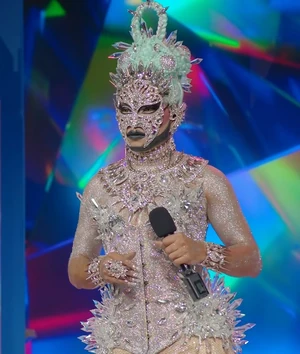 JayzeerShanteyCrystalLook1