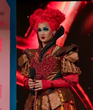 AngelinaBeeVillanasLook1