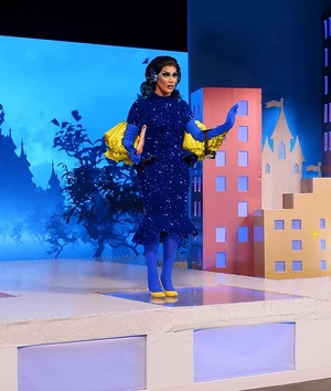 AngelinaBeeDisneyLook
