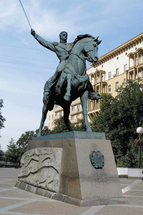 Памятник ивановичу. Памятник Петру Ивановичу Багратиону в Москве. Памятник Багратиону на Кутузовском проспекте. Памятник Петру Ивановичу Багратиону на Кутузовском проспекте Москвы. Памятник генералу Багратиону.