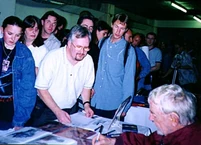 Очередь за автографами