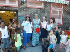 Линн Хейзелден на благотворительной акции