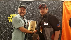 Генри Гилрой становится почётным членом клуба «Мандалорские наёмники».