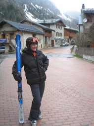 Tracey Eddon skiing