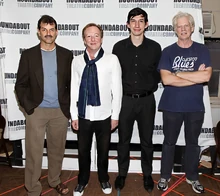 Эдвард Хибберт и Адам Драйвер среди актёров спектакля «Профессия миссис Уоррен» (2010)