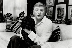 Даг Чемберлен с собакой (1981)