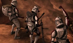 Клоны празднуют победу над дроидами.