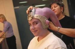 Кэти Лукас гримируют для роли Лунэ Минкс