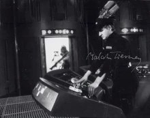 Фото со съёмок с подписью актёра