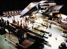 Деревянный имперский челнок на съёмочной площадке