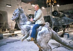 Роберт Уоттс на съёмках фильма «Империя наносит ответный удар»