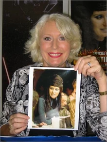 Кристин с фото своего персонажа