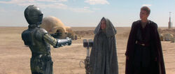 C-3PO Treadwell Padme Anakin AotC