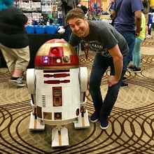 Тори Белечи и астромех R2