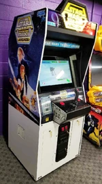Star-Wars-Trilogy-Arcade-stand