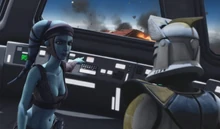 Эйла Секура отдаёт приказ клону-коммандеру Блаю