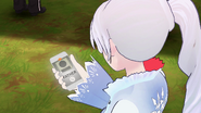 Weiss' Scroll displaying an incoming phone call