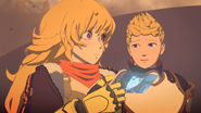 Surprised by Jaune's hand on her shoulder