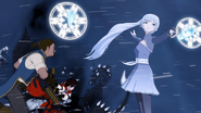 Weiss uses Ice Dust to fire ice shards