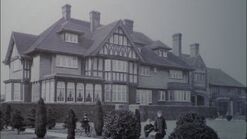 Zeitungsausschnitt vom Van Ness Haus