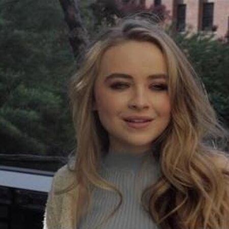 Seamless Sabrina Carpenter Wiki Fandom In einer der hauptrollen des clips erwartet euch tinkerbell. seamless sabrina carpenter wiki fandom