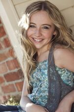 Sabrina-Carpenter-3