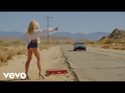Sabrina_Carpenter_-_Manchild_(Official_Video)
