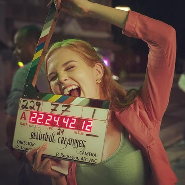 Zoey Deutch et le clap du film