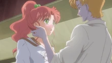 Der besessene Motoki umgarnt Makoto in Sailor Moon Crystal