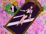 Sailor Jupiter captured by Queen Nehellenia