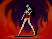 In this episode, Rei transforms using Mars Power, Make Up for the final time.