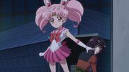 Sailor moon crystal act 27-2 sailor chibi moon protects hotaru-1024x576