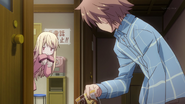 Mashiro tries to sneakily check on Sorata