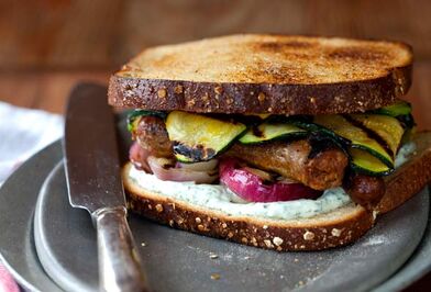 Grilled-sausage-sandwich